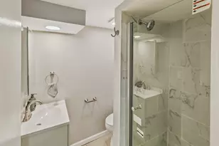 2110 Delaware Rd, Waukegan, IL 60087 - Photo 18
