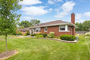 22 6th St, Downers Grove, IL 60515 - Photo 2