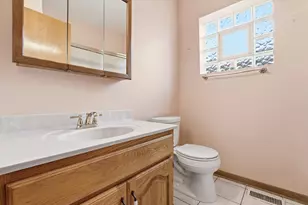 4818 N Sayre Ave, Chicago, IL 60656 - Photo 8