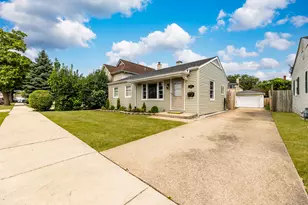 8708 44th Pl, Lyons, IL 60534 - Photo 2