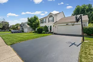 1449 Willow Tree Dr, Crystal Lake, IL 60014 - Photo 1