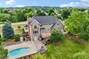 385 Valley Way, Burlington, IL 60109 - Photo 2
