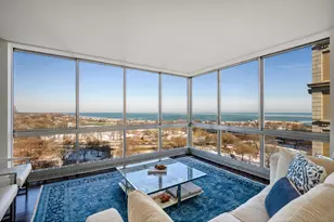 1555 N Dearborn Pkwy, Chicago, IL 60610 - Photo 2