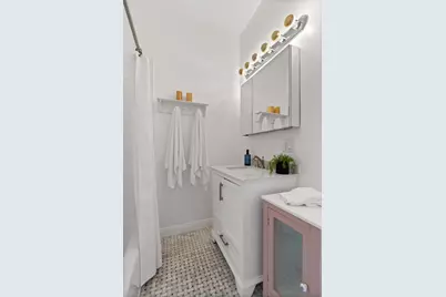 2442 N Linden Place #2, Chicago, IL 60647 - Photo 14