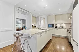 159 E Walton Pl, Chicago, IL 60611 - Photo 10