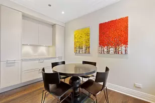 159 E Walton Pl, Chicago, IL 60611 - Photo 8