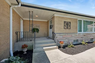 5626 N Kerbs Avenue, Chicago, IL 60646 - Photo 2