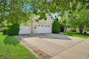 1808 Vale St, Champaign, IL 61822 - Photo 4