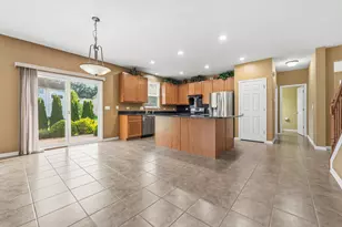 2023 Torino Dr, Elgin, IL 60123 - Photo 12