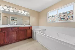 2023 Torino Dr, Elgin, IL 60123 - Photo 24
