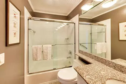 1560 N Sandburg Terrace #2103J, Chicago, IL 60610 - Photo 14