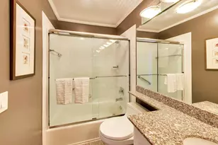 1560 N Sandburg Terrace, Chicago, IL 60610 - Photo 14