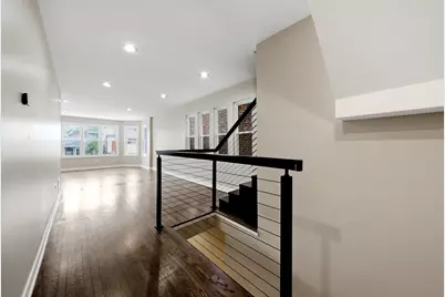 6828 S Champlain Avenue, Chicago, IL 60637 - Photo 2