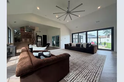 8501 S 84th Avenue, Hickory Hills, IL 60457 - Photo 10