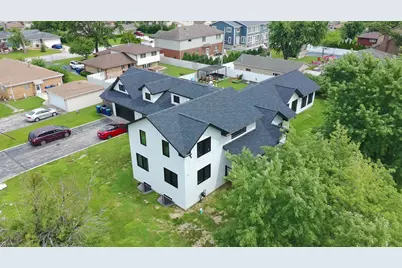 8501 S 84th Avenue, Hickory Hills, IL 60457 - Photo 2