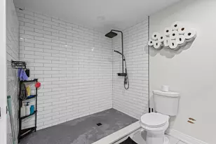 8501 S 84th Ave, Hickory Hills, IL 60457 - Photo 24