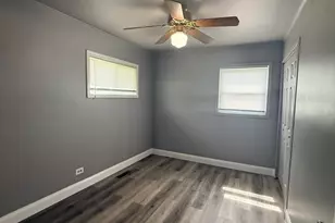 126 Nauvoo St, Park Forest, IL 60466 - Photo 6