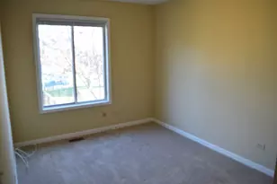 1256 Robin Dr, Carol Stream, IL 60188 - Photo 10