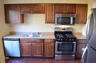 1256 Robin Dr, Carol Stream, IL 60188 - Photo 2