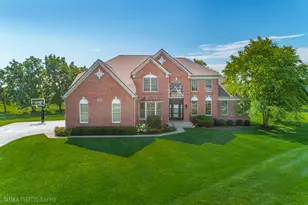 23 Crystal Downs Dr, Hawthorn Woods, IL 60047 - Photo 2