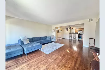 3217 W Bryn Mawr Avenue #201, Chicago, IL 60659 - Photo 4