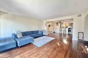 3217 W Bryn Mawr Ave, Chicago, IL 60659 - Photo 4