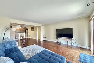 3217 W Bryn Mawr Ave, Chicago, IL 60659 - Photo 6