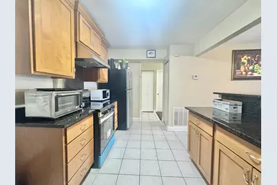 3217 W Bryn Mawr Avenue #201, Chicago, IL 60659 - Photo 8