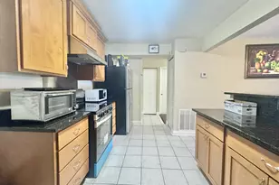 3217 W Bryn Mawr Ave, Chicago, IL 60659 - Photo 8