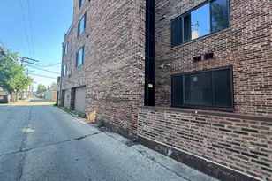 3217 W Bryn Mawr Ave, Chicago, IL 60659 - Photo 1