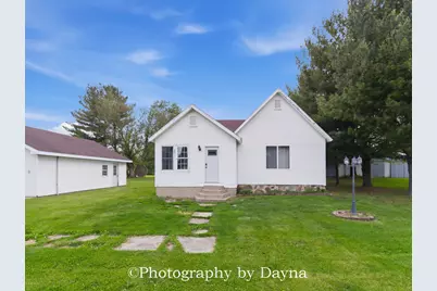 201 NW Lexington Street, Iroquois, IL 60945 - Photo 2