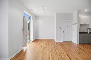 946 W Fry St, Chicago, IL 60642 - Photo 6