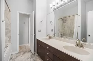 946 W Fry St, Chicago, IL 60642 - Photo 12