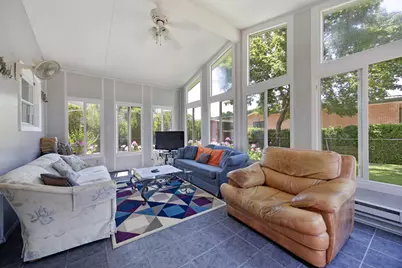 100 Woodcrest Lane, Elk Grove Village, IL 60007 - Photo 10
