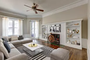 943 E Hyde Park Blvd, Chicago, IL 60615 - Photo 2