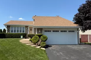 42 Abbeywood Dr, Romeoville, IL 60446 - Photo 2