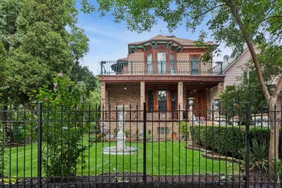 2656 W Logan Boulevard, Chicago, IL 60647 - Photo 2