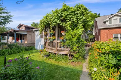 6551 N Maplewood Avenue, Chicago, IL 60645 - Photo 32