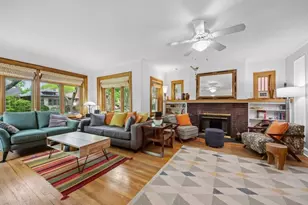 6551 N Maplewood Ave, Chicago, IL 60645 - Photo 2