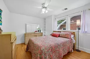 6551 N Maplewood Ave, Chicago, IL 60645 - Photo 24