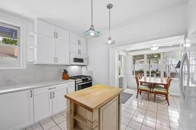 6551 N Maplewood Avenue, Chicago, IL 60645 - Photo 8