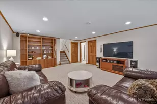 2631 N Stuart Dr, Arlington Heights, IL 60004 - Photo 8