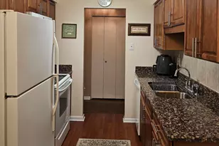 931 W Arquilla Dr, Glenwood, IL 60425 - Photo 6