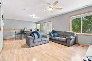 1361 Rock Run Dr, Crest Hill, IL 60403 - Photo 4