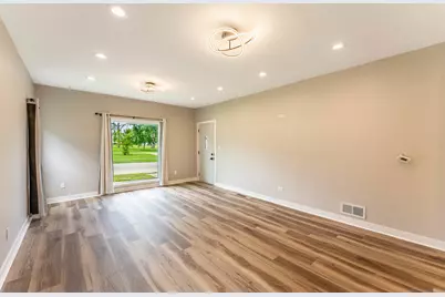 1076 E Maple Street, Kankakee, IL 60901 - Photo 4