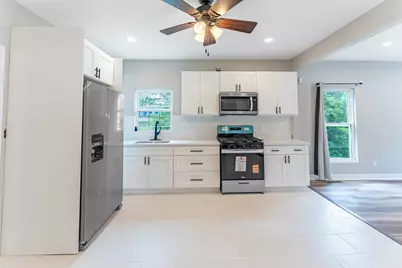 1076 E Maple Street, Kankakee, IL 60901 - Photo 12