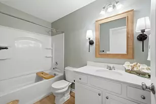 2546 Huntleigh Ln, Woodridge, IL 60517 - Photo 18