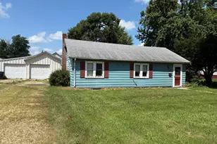 332 N Jones Ave, Amboy, IL 61310 - Photo 1