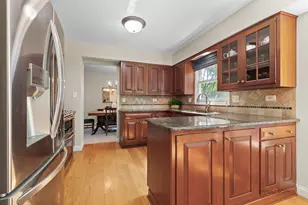907 Dawes St, Libertyville, IL 60048 - Photo 12