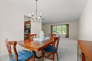 907 Dawes St, Libertyville, IL 60048 - Photo 6